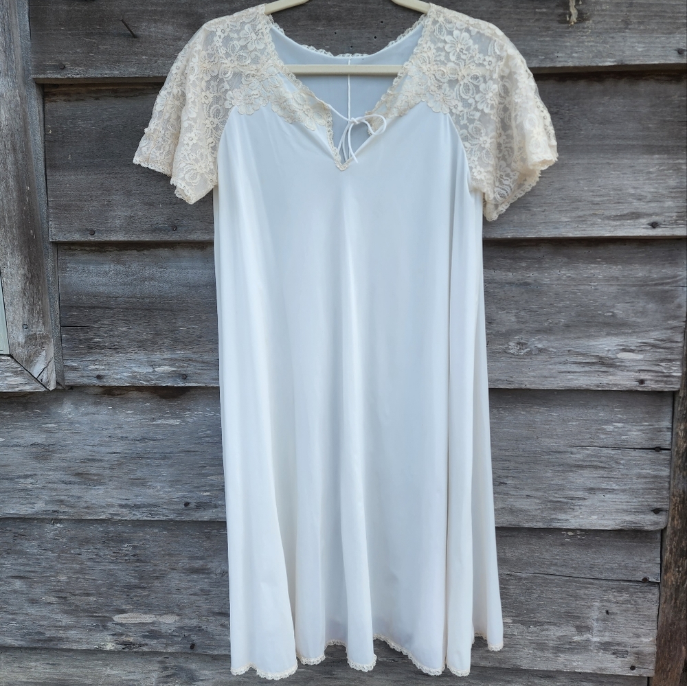 Vintage Kayser Ivory Nightgown Women's Small Short Sleeve Lace Trim